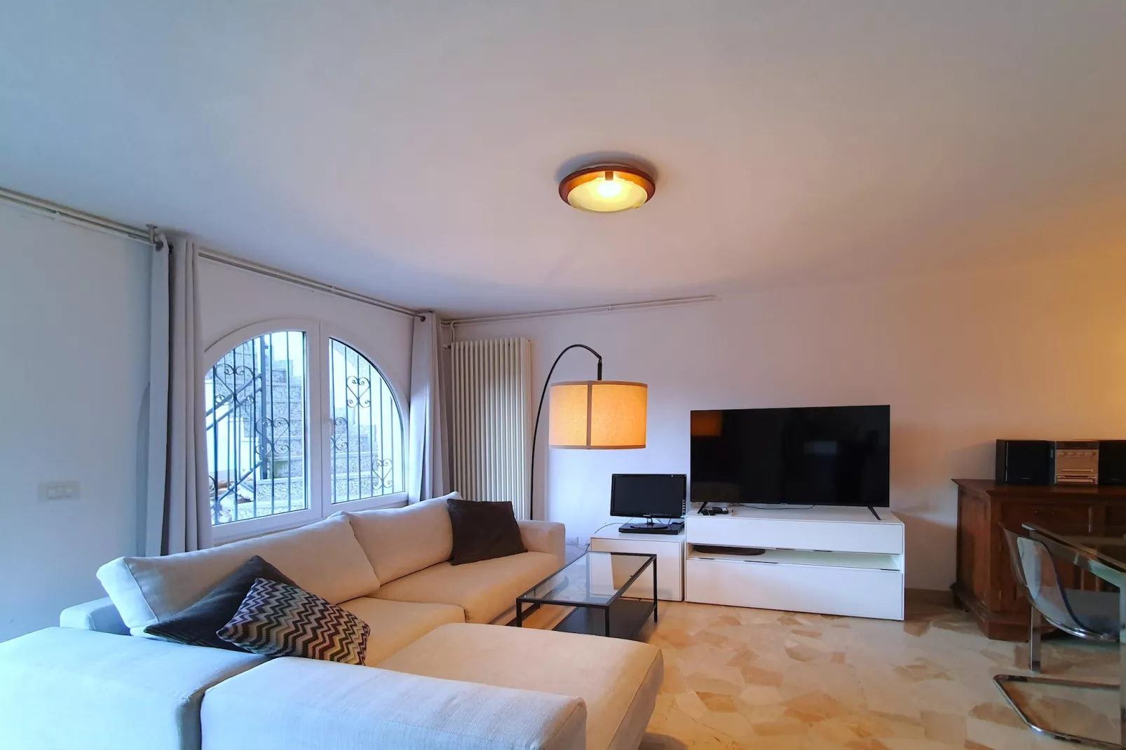 BIA-Living room