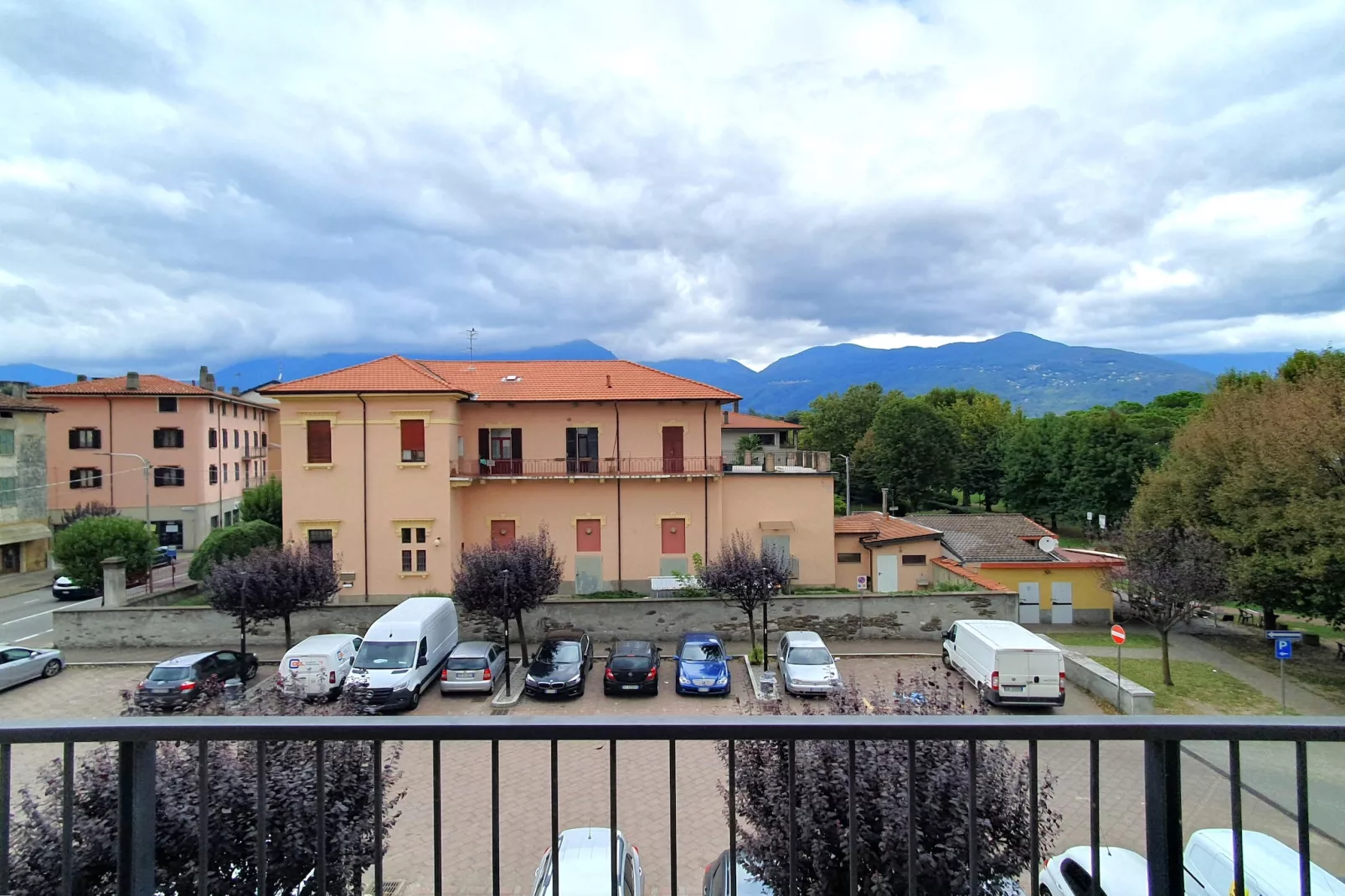 PAR 021-Terrace balcony