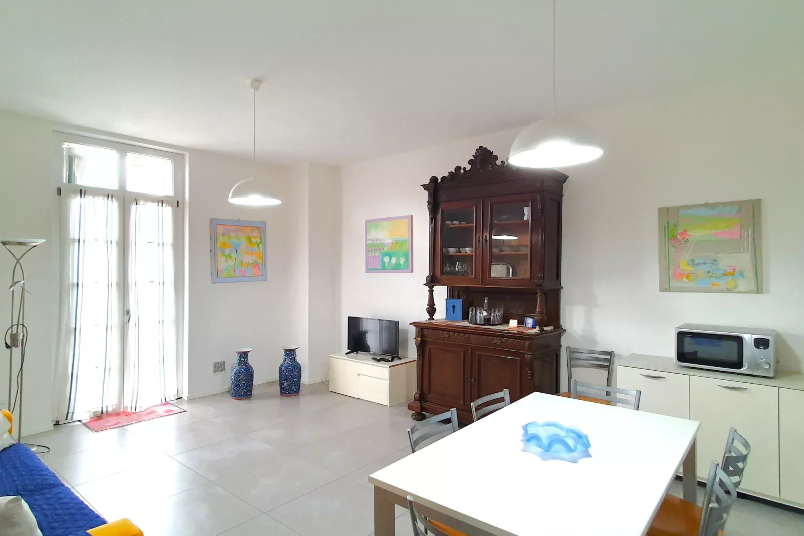 PAR 021-Living room