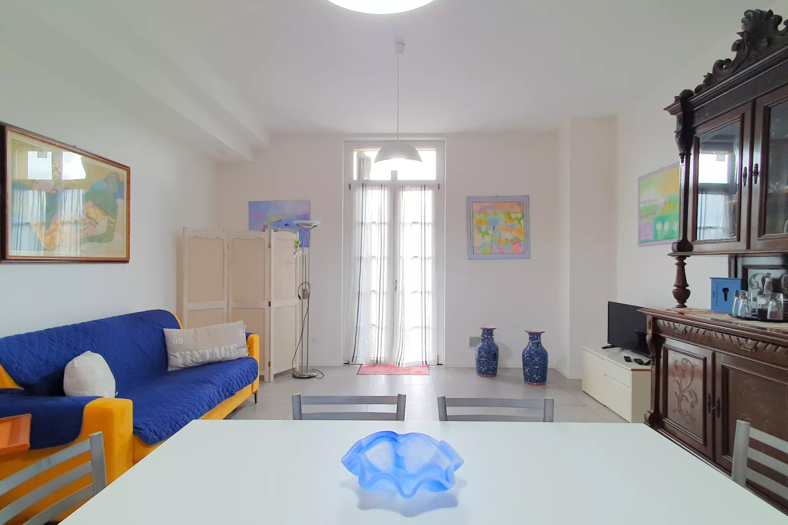 PAR 021-Living room