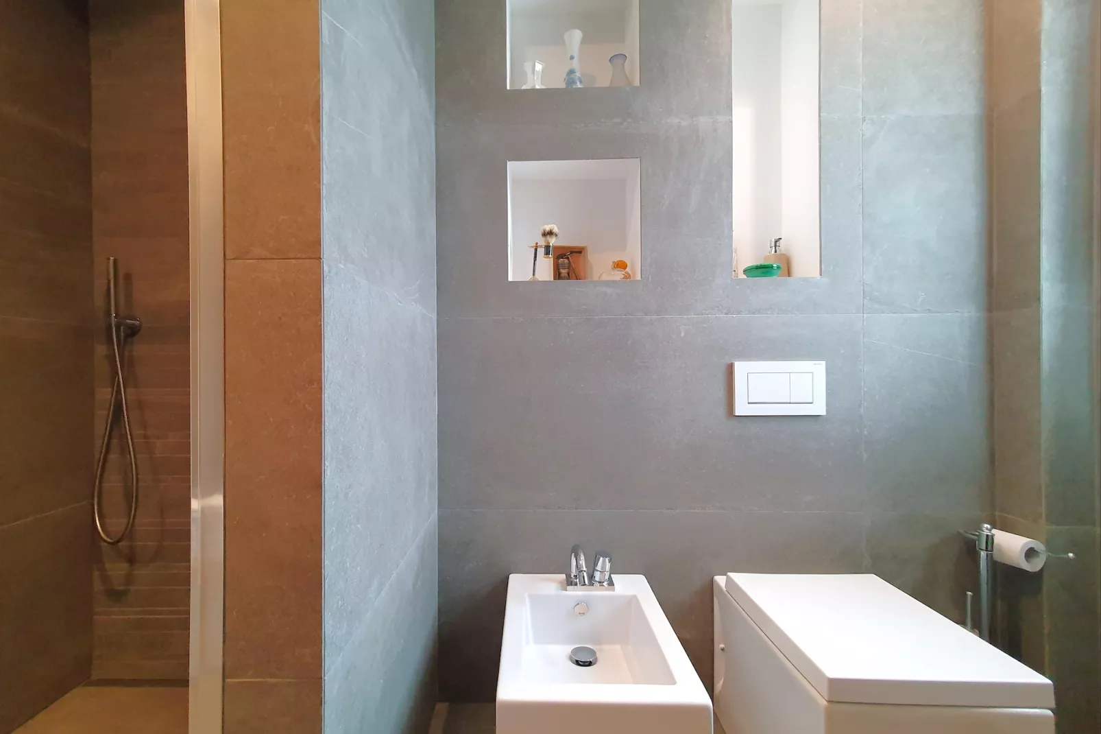 PAR 021-Bathroom
