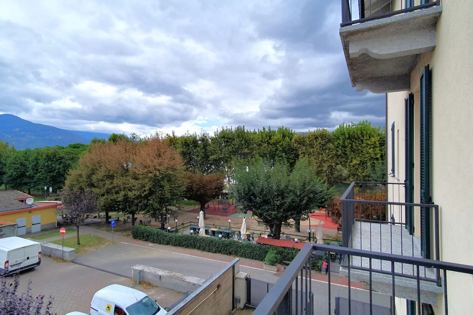 PAR 021-Terrace balcony