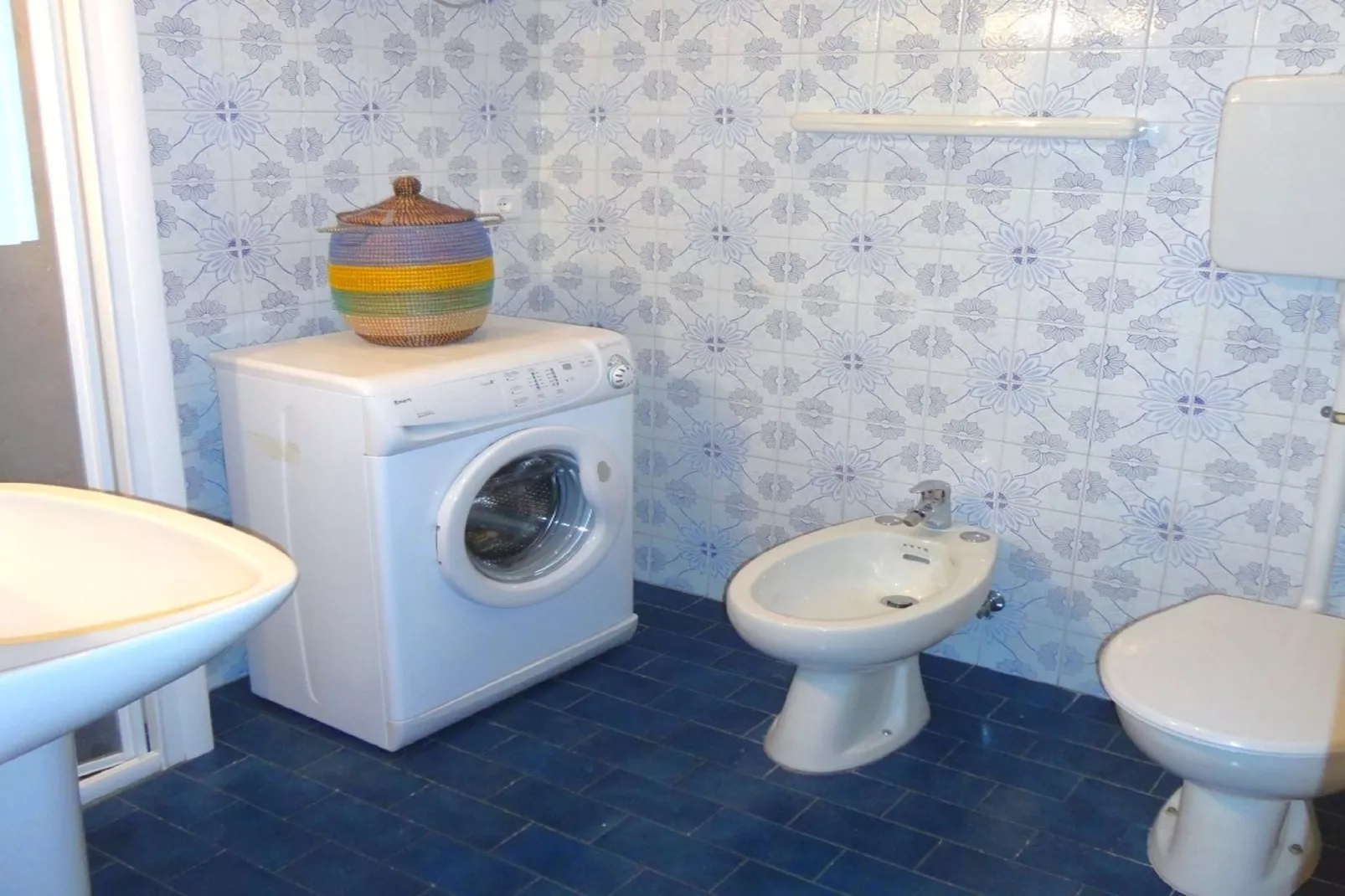 Ghirlandina 27B-Bathroom