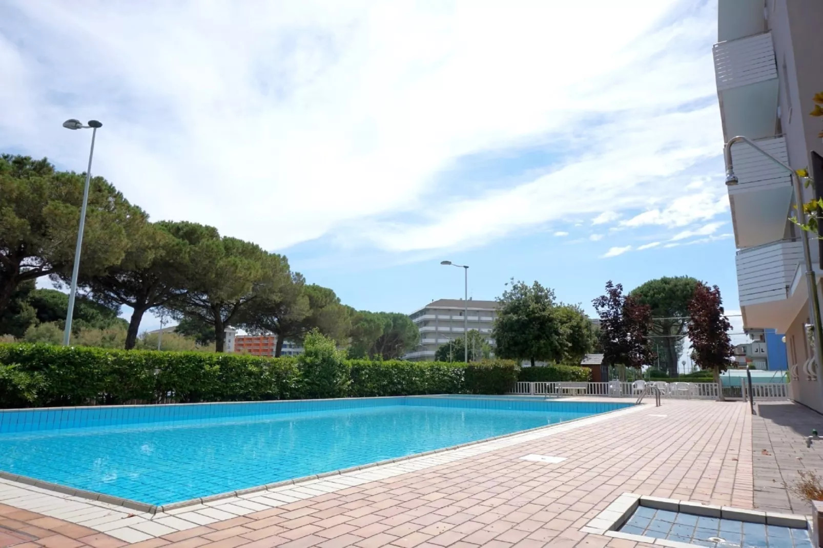 Ghirlandina 5B-Pool