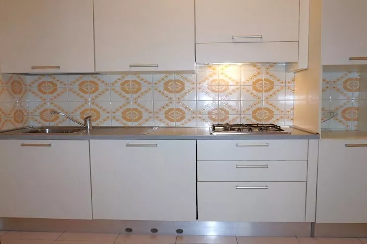 Ghirlandina 5B-Kitchen