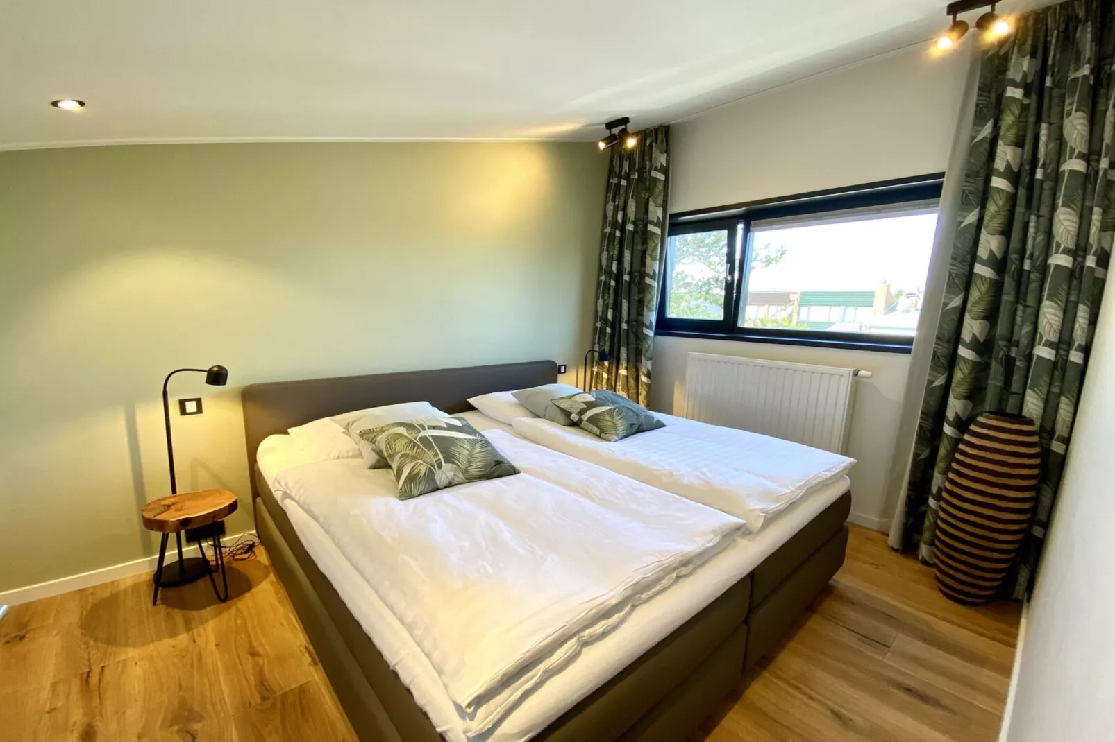 Lepelblad 42 en 44  Nieuwvliet-Bad-Bedroom