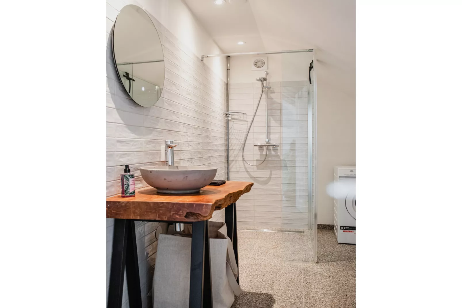 Dorpswoning Op Niveau 4-Badezimmer