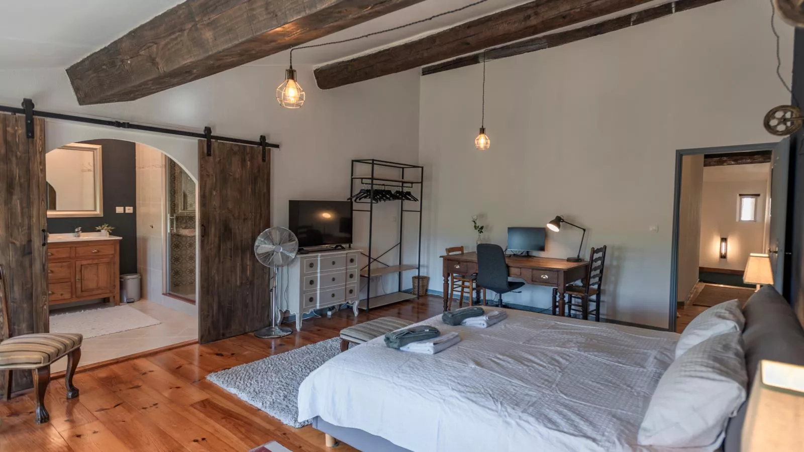 Lécurie-Bedroom