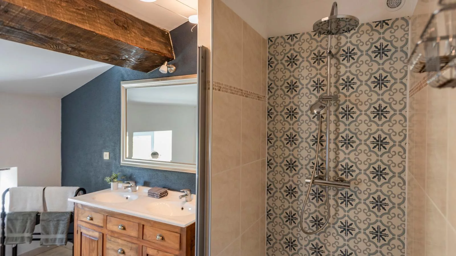 Lécurie-Bathroom