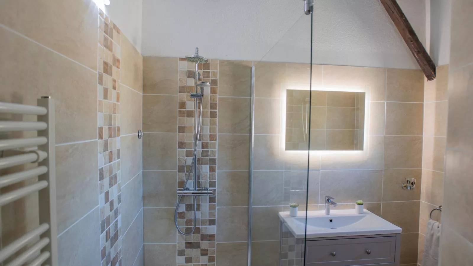 Lécurie-Bathroom