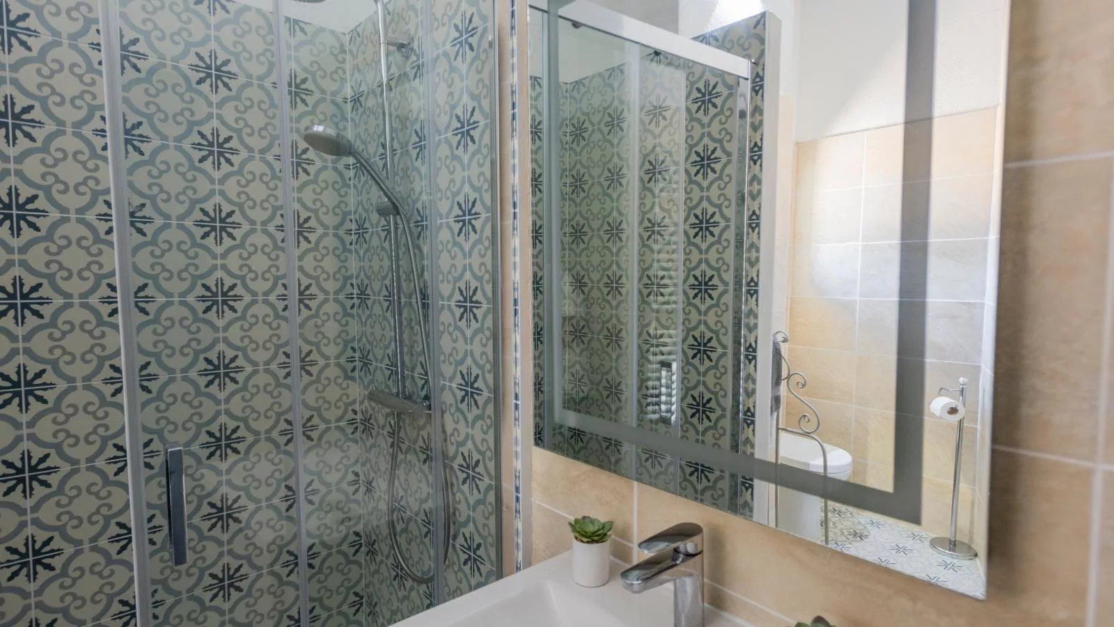 Lécurie-Bathroom