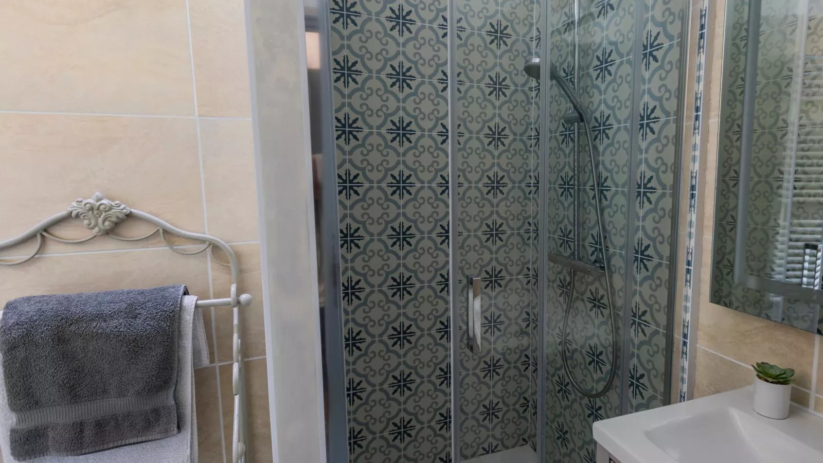 Lécurie-Bathroom