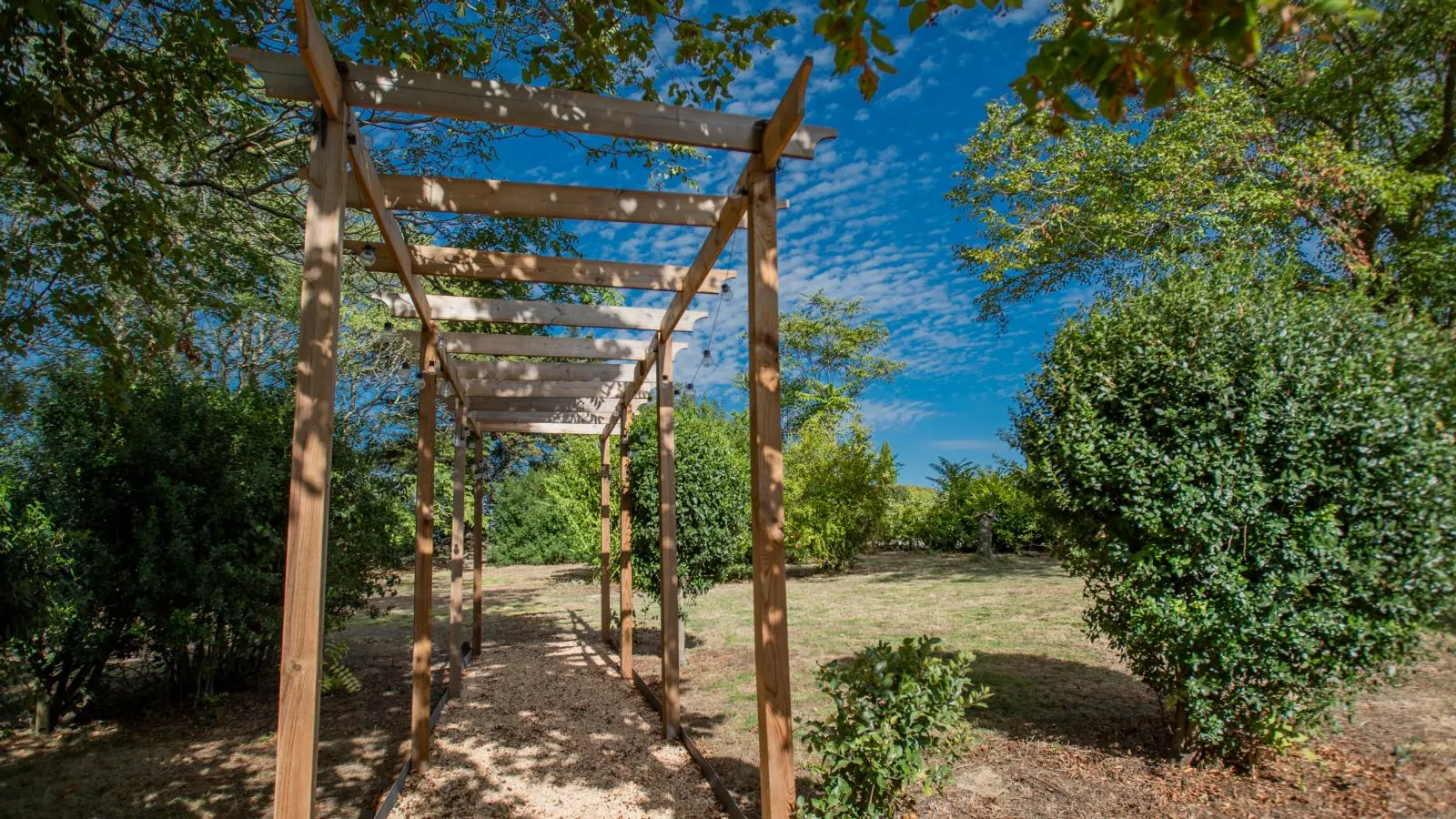 Le Pigeonnier de Villefloure-Gardens summer