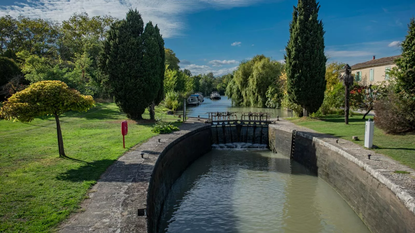 Le Pigeonnier de Villefloure-Areas summer 5km