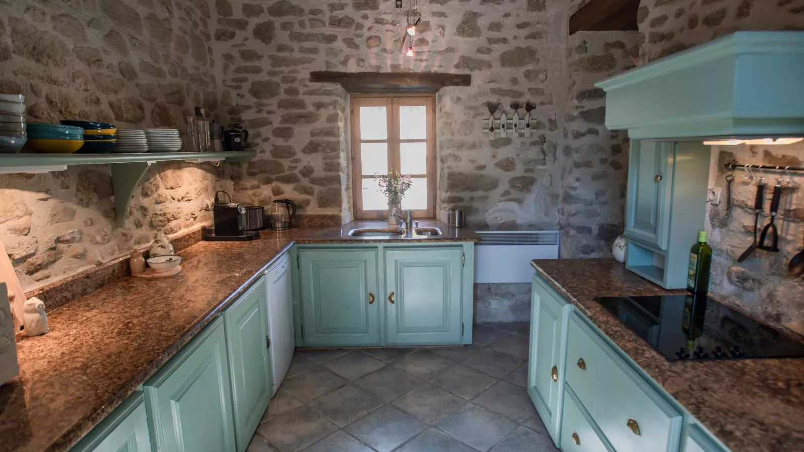 Le Pigeonnier de Villefloure-Kitchen