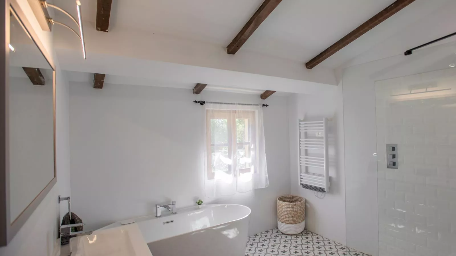 Le Pigeonnier de Villefloure-Bathroom
