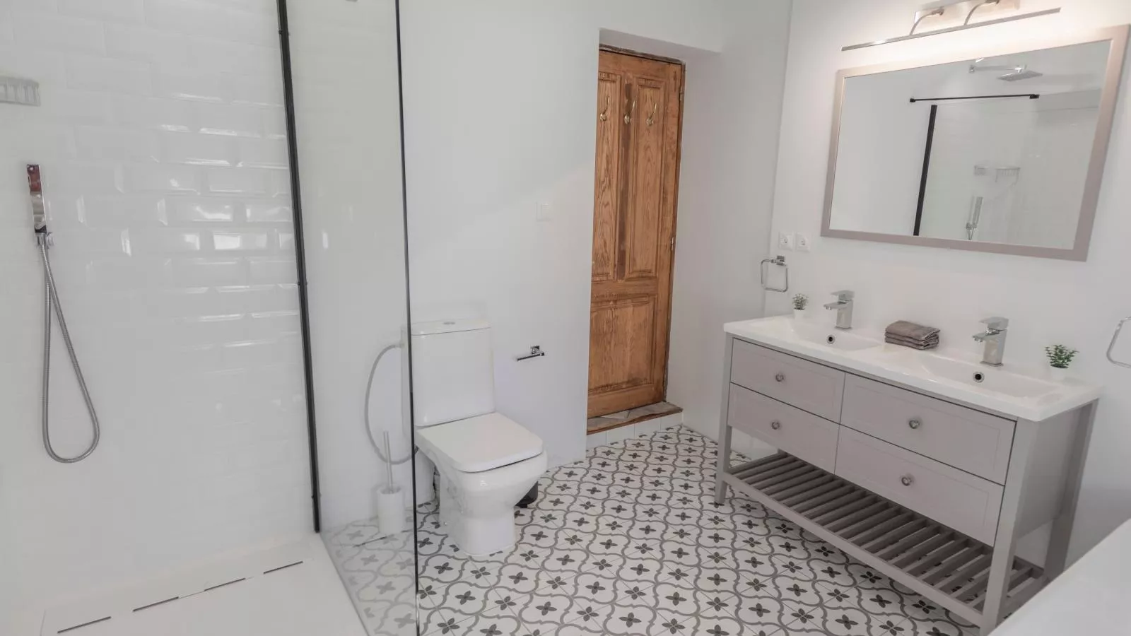 Le Pigeonnier de Villefloure-Bathroom