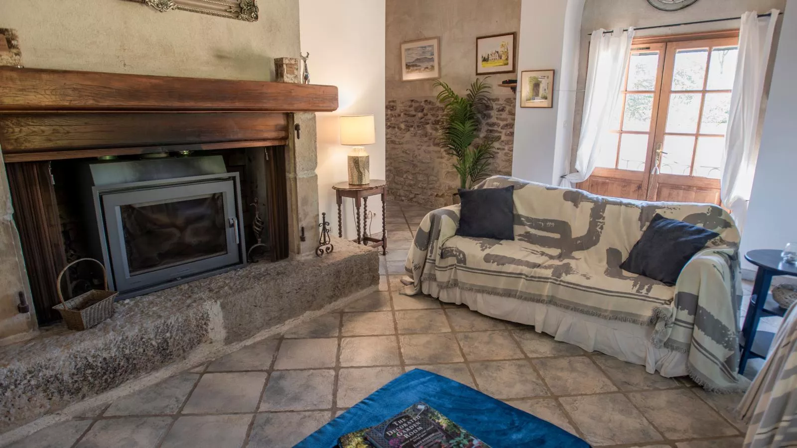 Le Pigeonnier de Villefloure-Living room