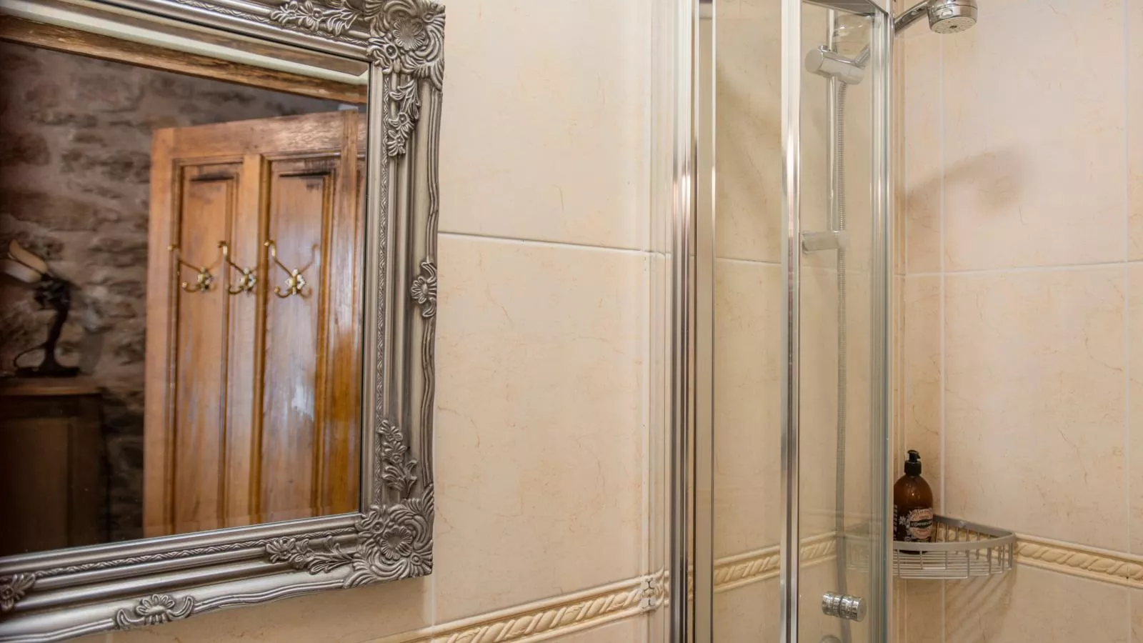 Le Pigeonnier de Villefloure-Bathroom