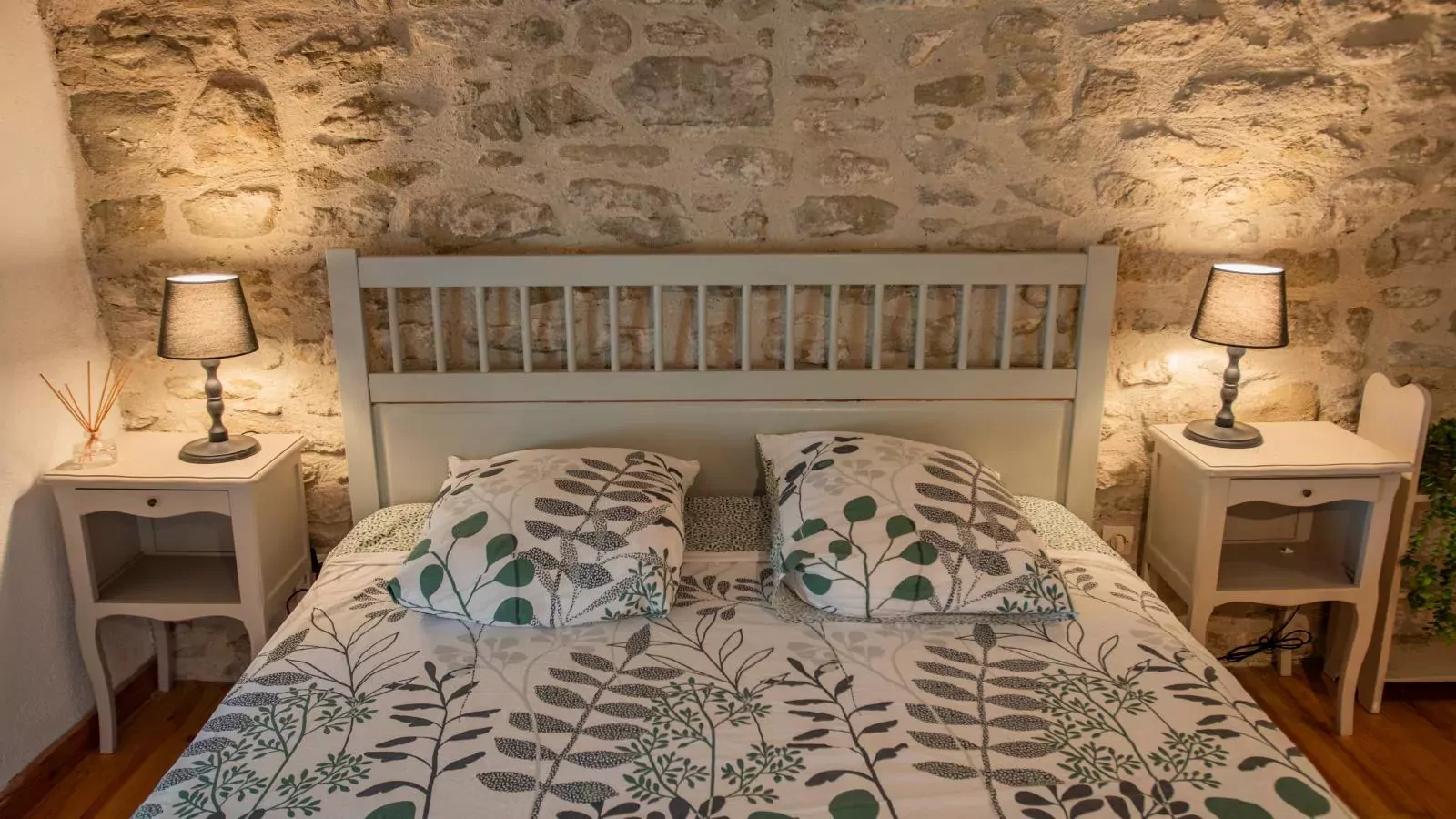 Le Pigeonnier de Villefloure-Bedroom