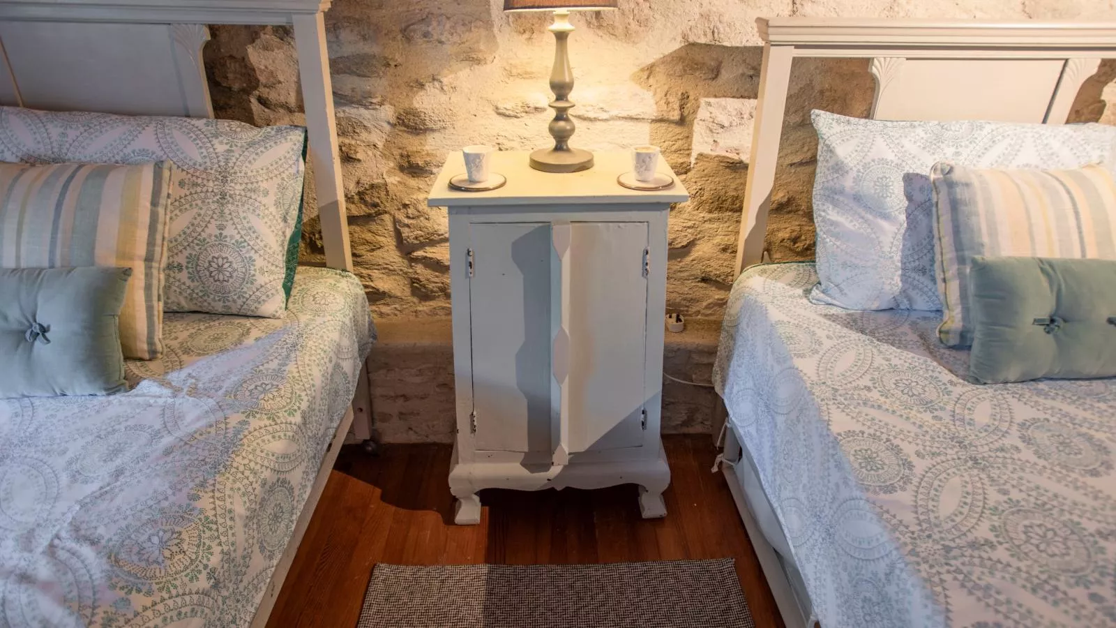 Le Pigeonnier de Villefloure-Bedroom