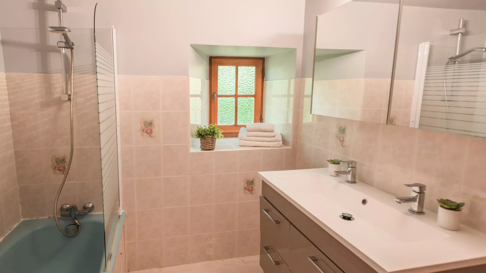 Gite Le Croix du Notaire-Bathroom
