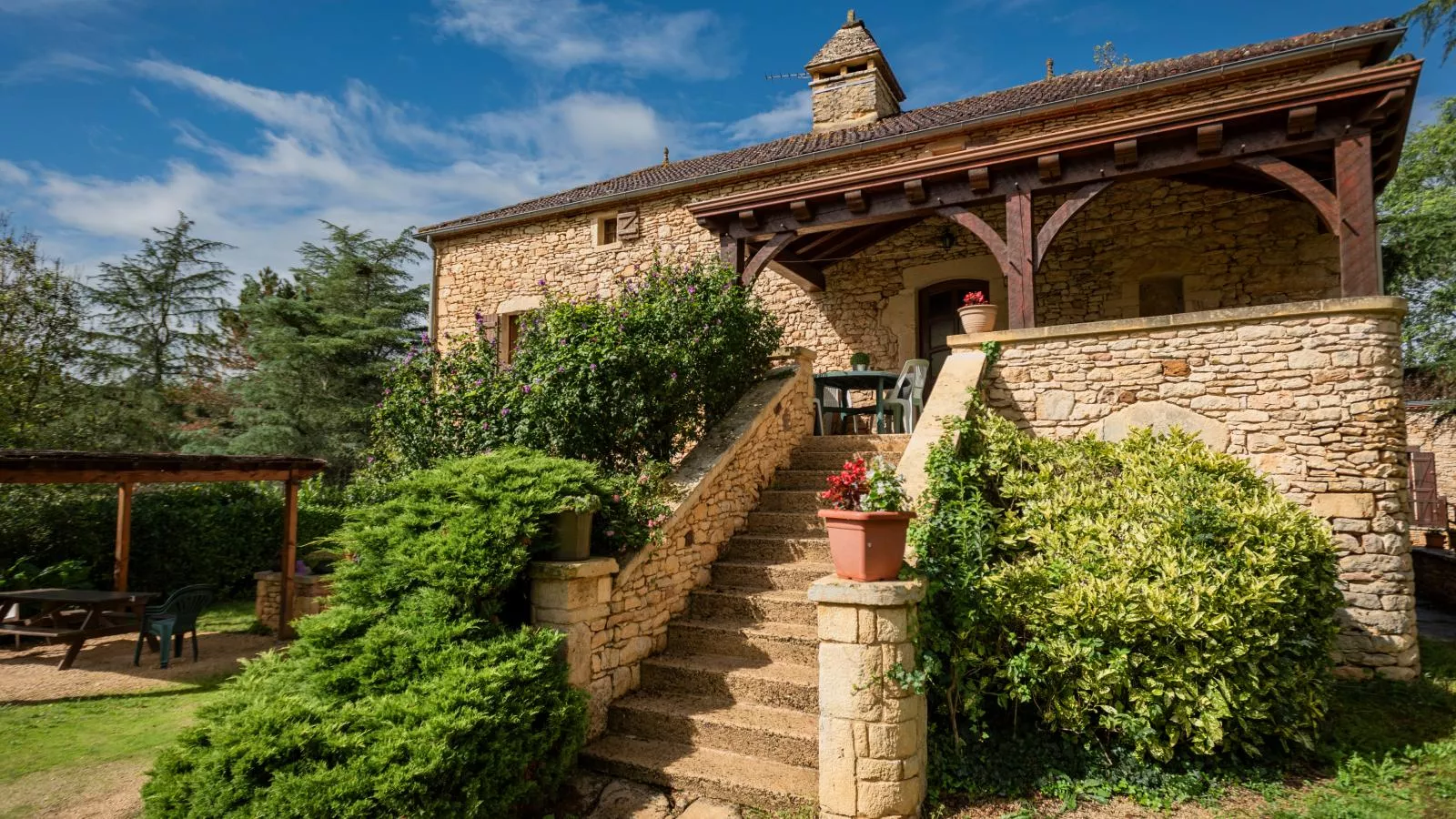 Gite Le Croix du Notaire-Exterior summer