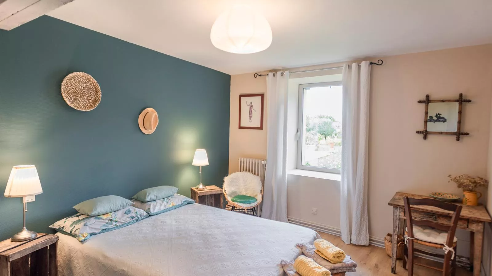 Le Pigeonnier Rouge-Schlafzimmer