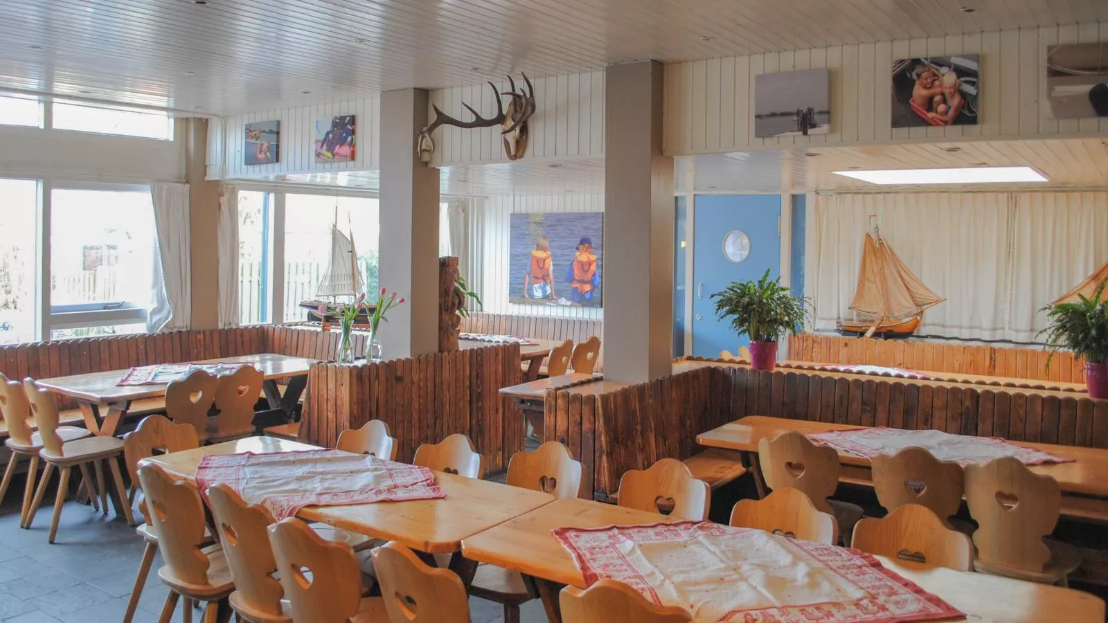 De Kaag Watersport Groepsaccommodatie - 80 pers-Dining room