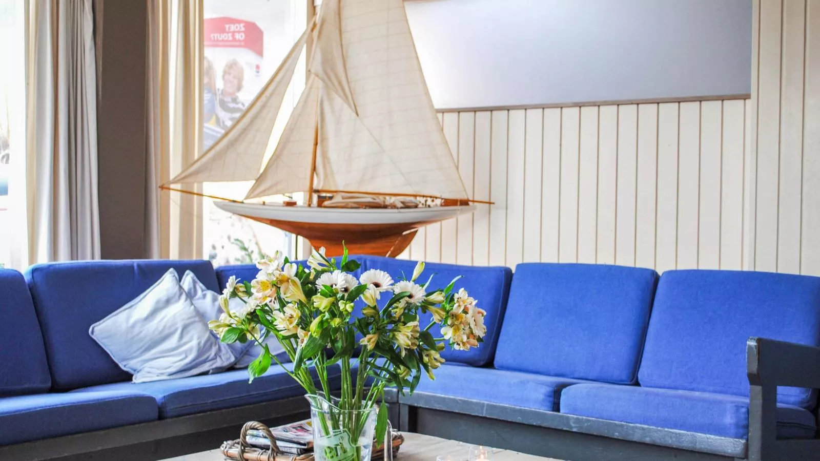 De Kaag Watersport Groepsaccommodatie - 80 pers-Living room