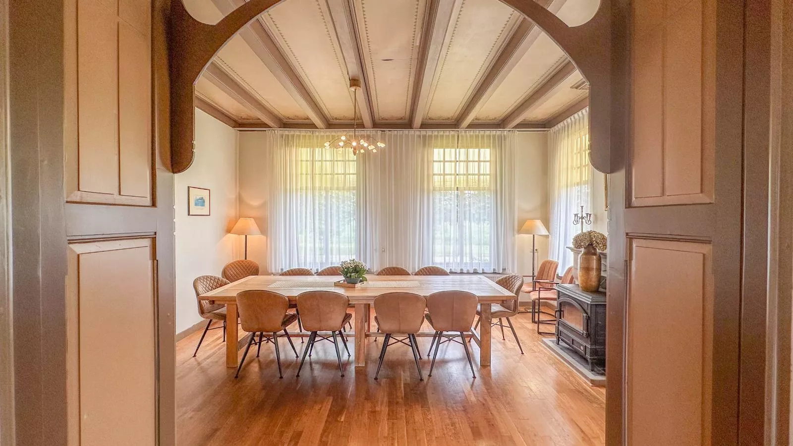 Bronzigt-Dining room