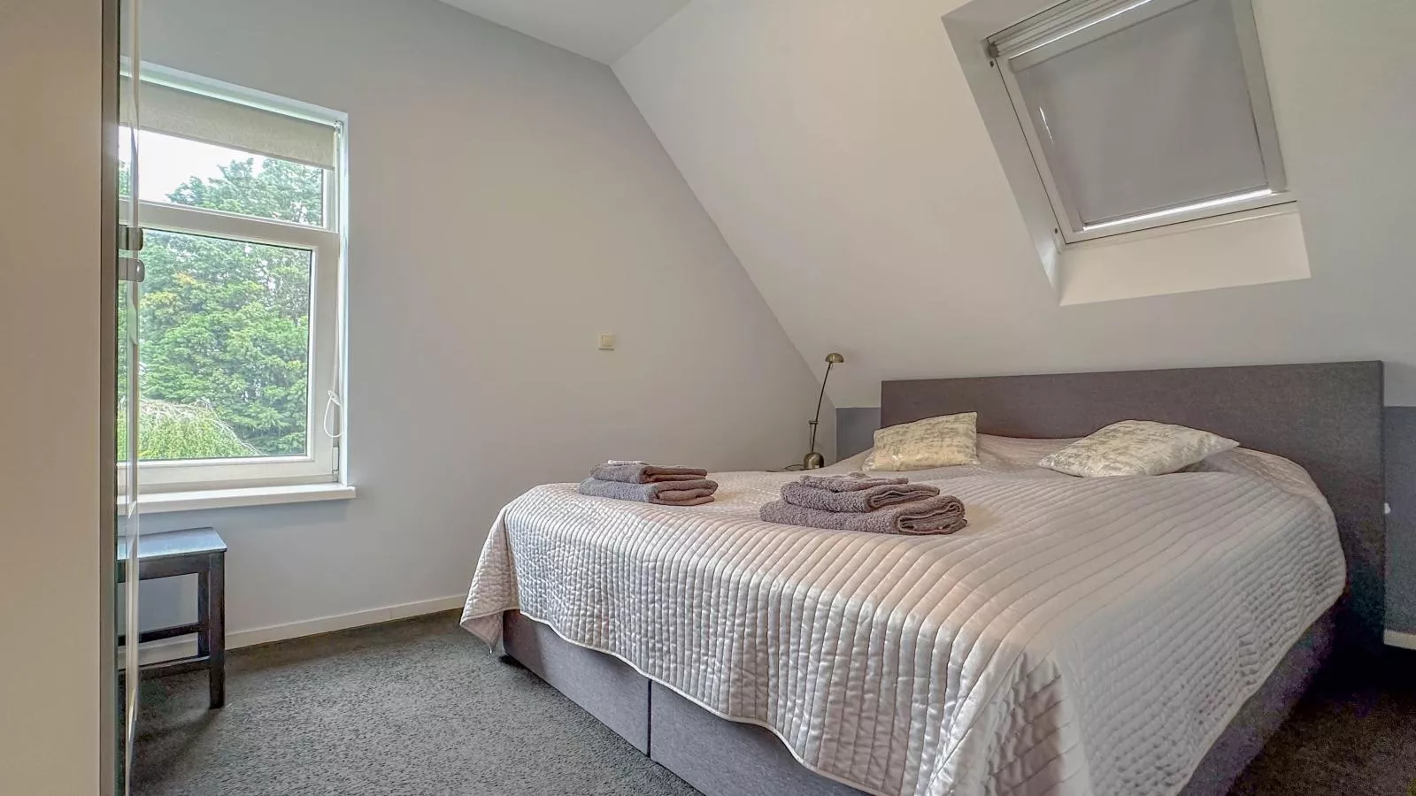 Bronzigt-Bedroom