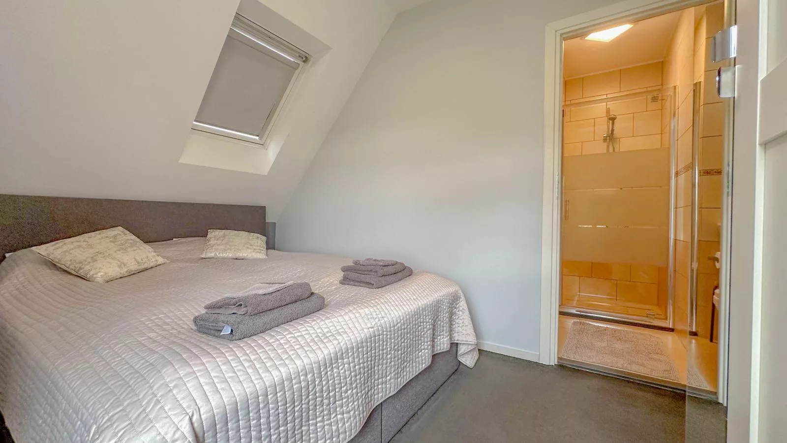 Bronzigt-Bedroom