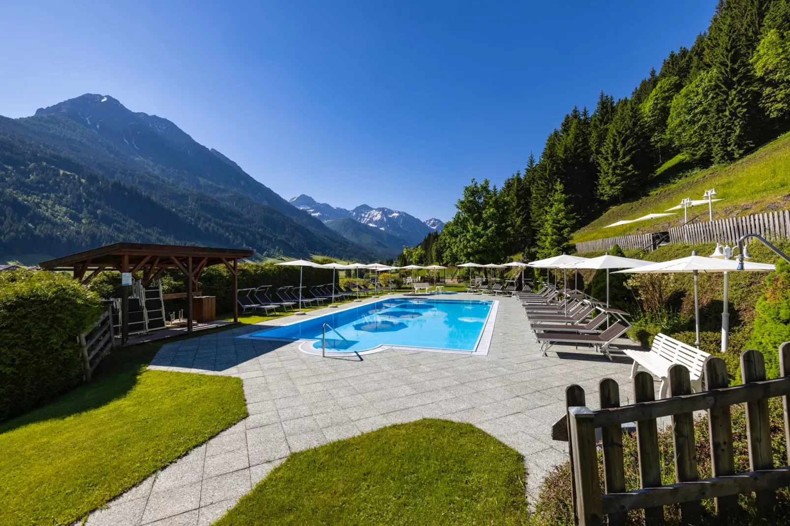Wellness-Aparthotel-Kleinarl-Schwimmbad