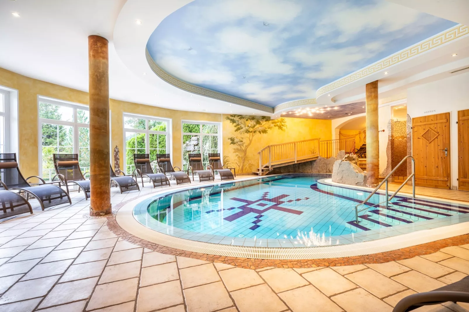 Wellness-Aparthotel-Kleinarl-Schwimmbad