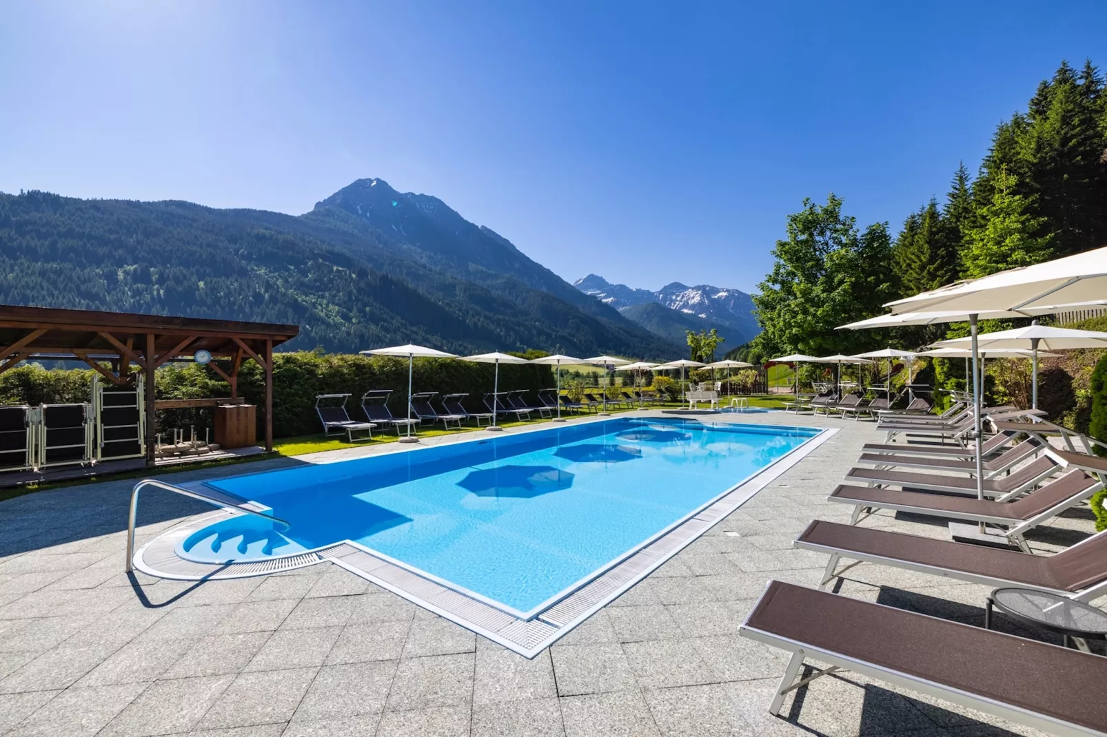 Wellness-Aparthotel-Kleinarl-Schwimmbad