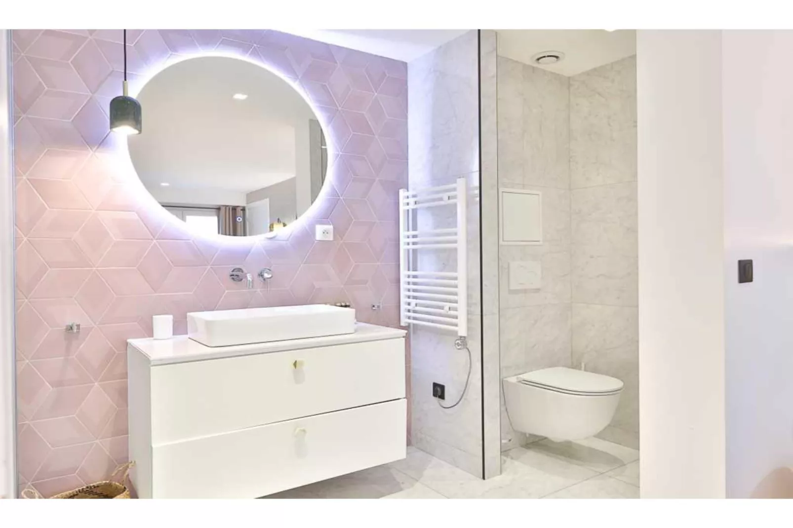 EC-1-PELEE-C-Bathroom