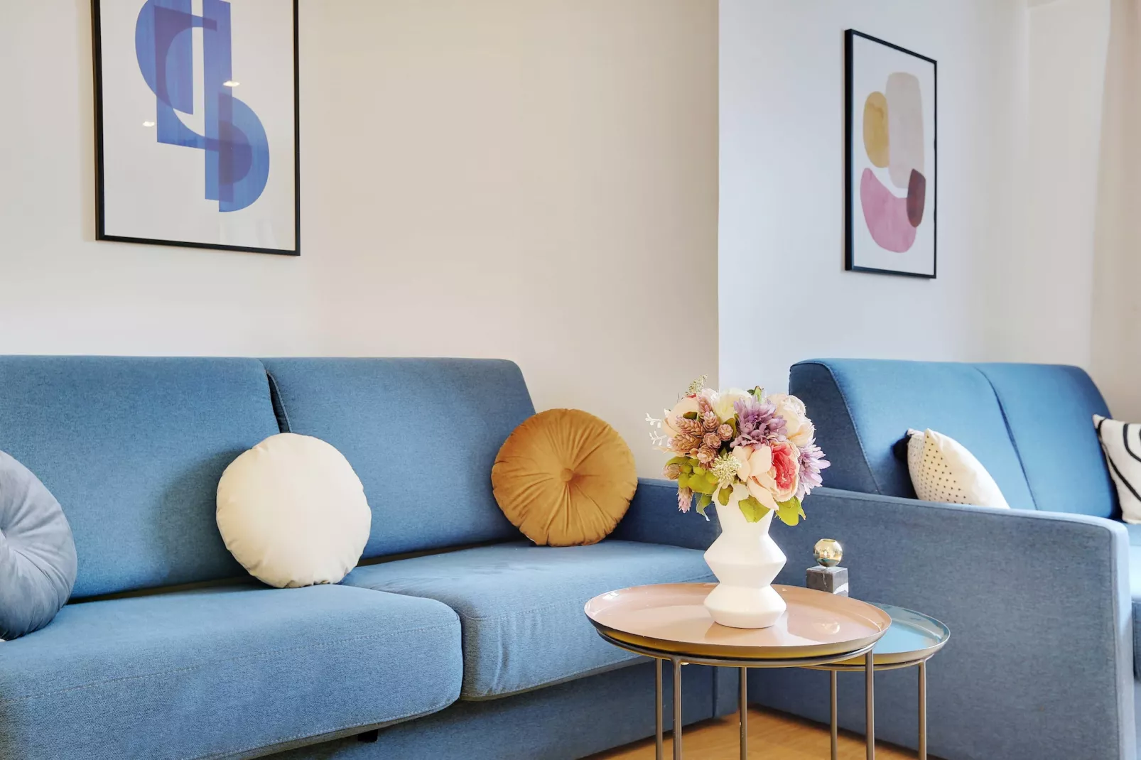 EC-1-PELEE-D-Living room