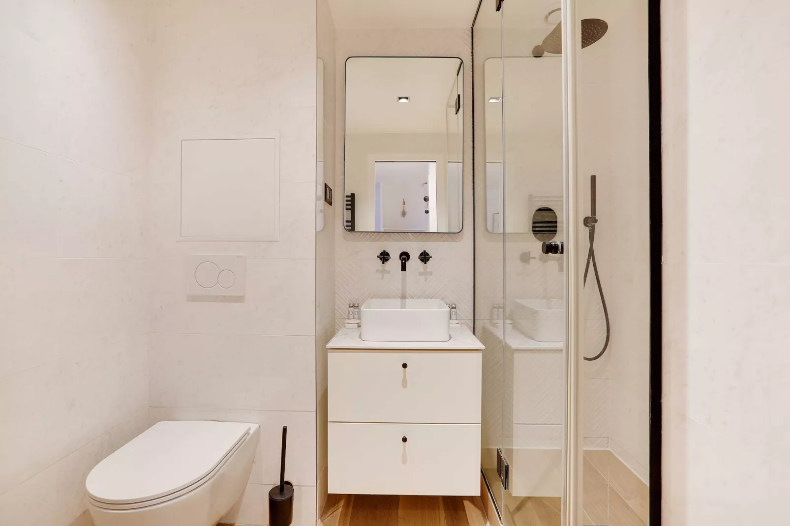 EC-1-PELEE-D-Bathroom