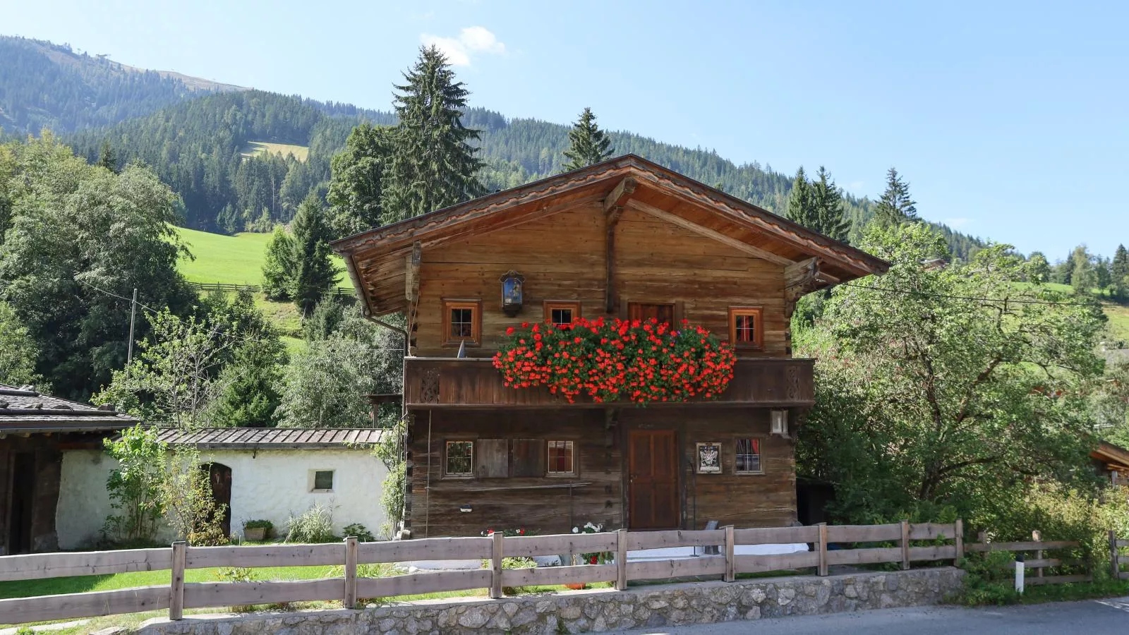 Kupferhäusel und Zinnhäusel-Exterior summer