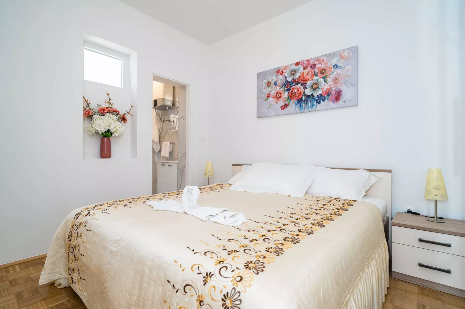 Apartment Debos - One-Bedroom Apartment with Balcony and Sea View-Bedroom