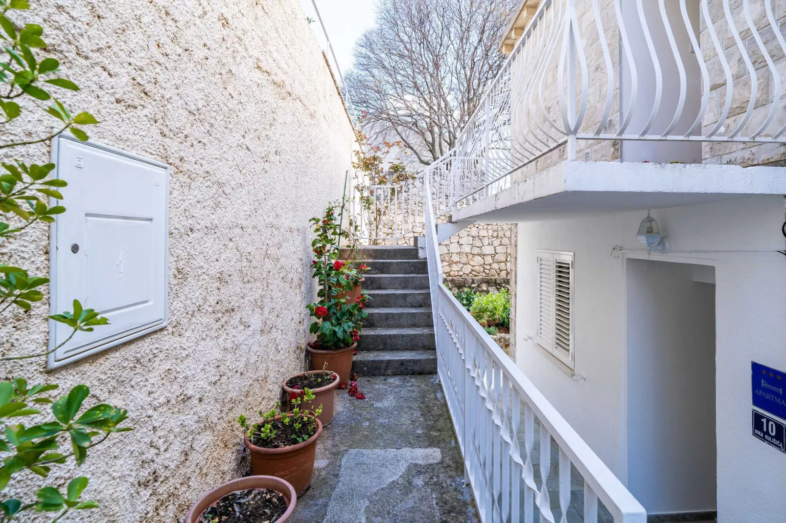Apartment Debos - One-Bedroom Apartment with Balcony and Sea View-Outdoor