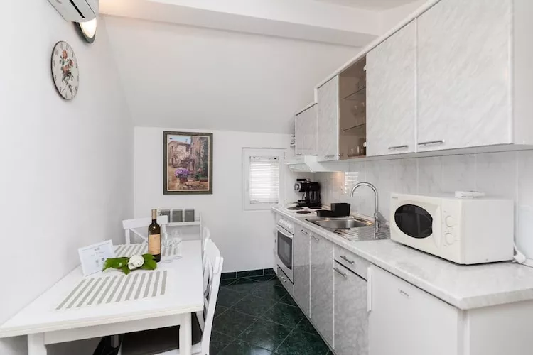 Apartments Roda - One Bedroom Apartment with Terrace (Mira) - (ST)-Intérieur