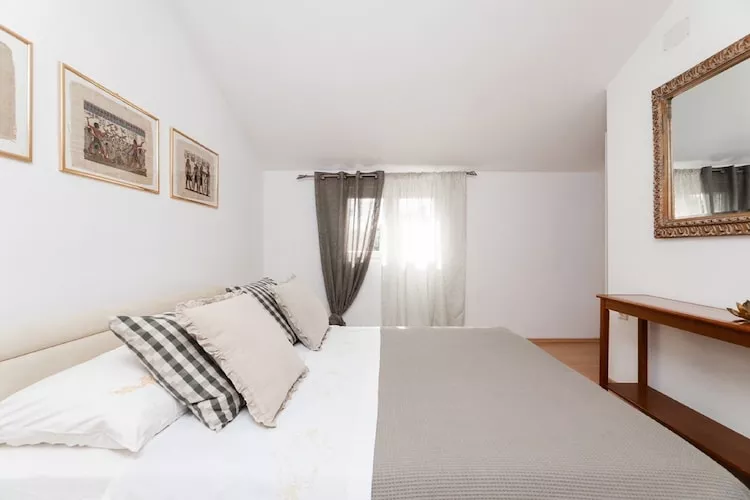 Apartments Roda - One Bedroom Apartment with Terrace (Mira) - (ST)-Intérieur