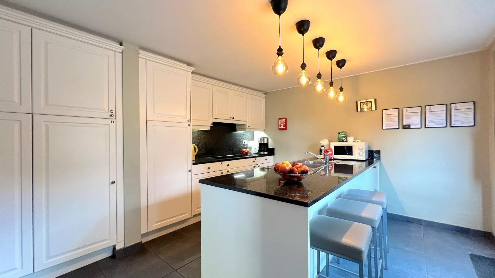 Aux Hirondelles-Kitchen