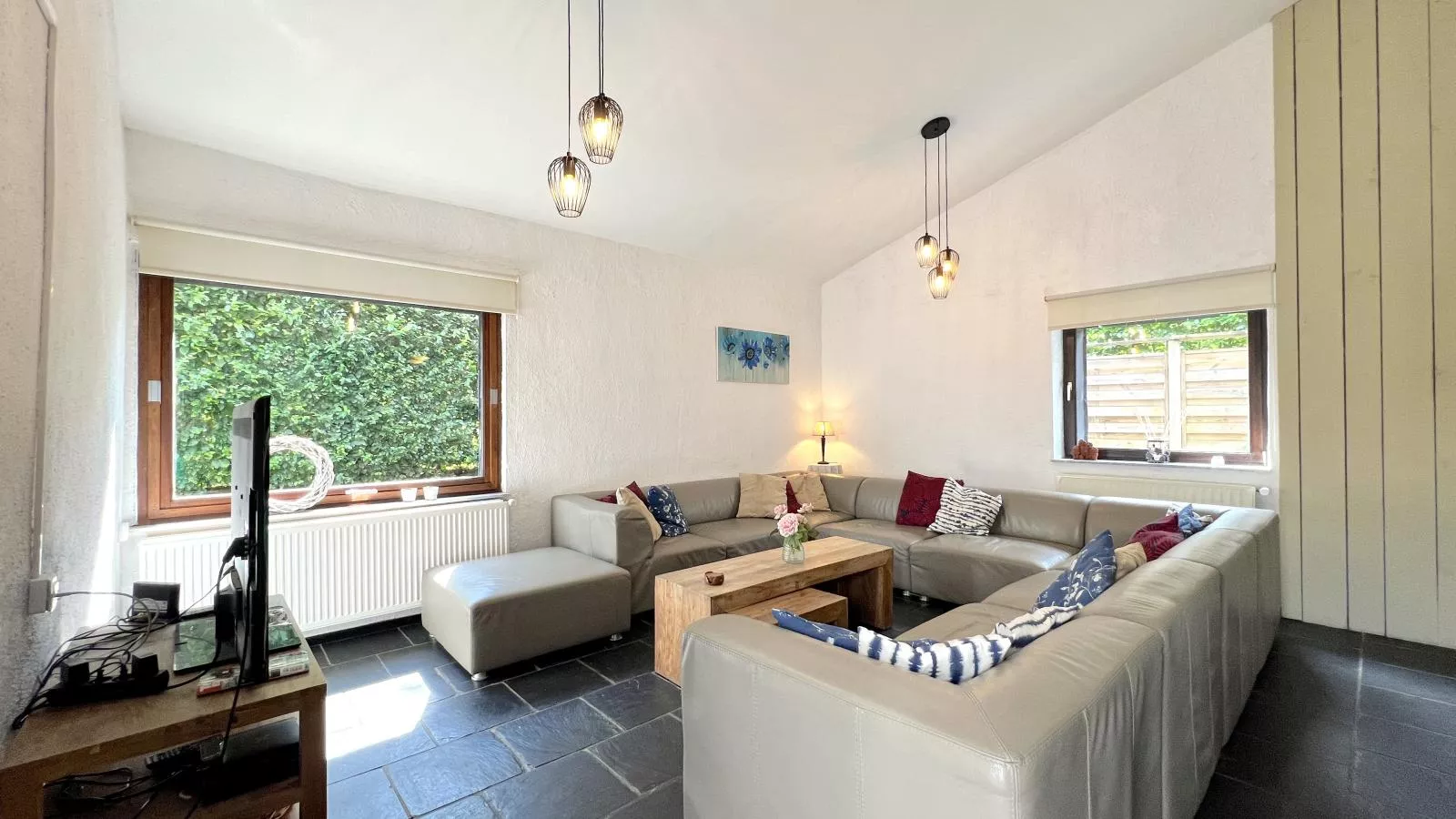Aux Hirondelles-Living room