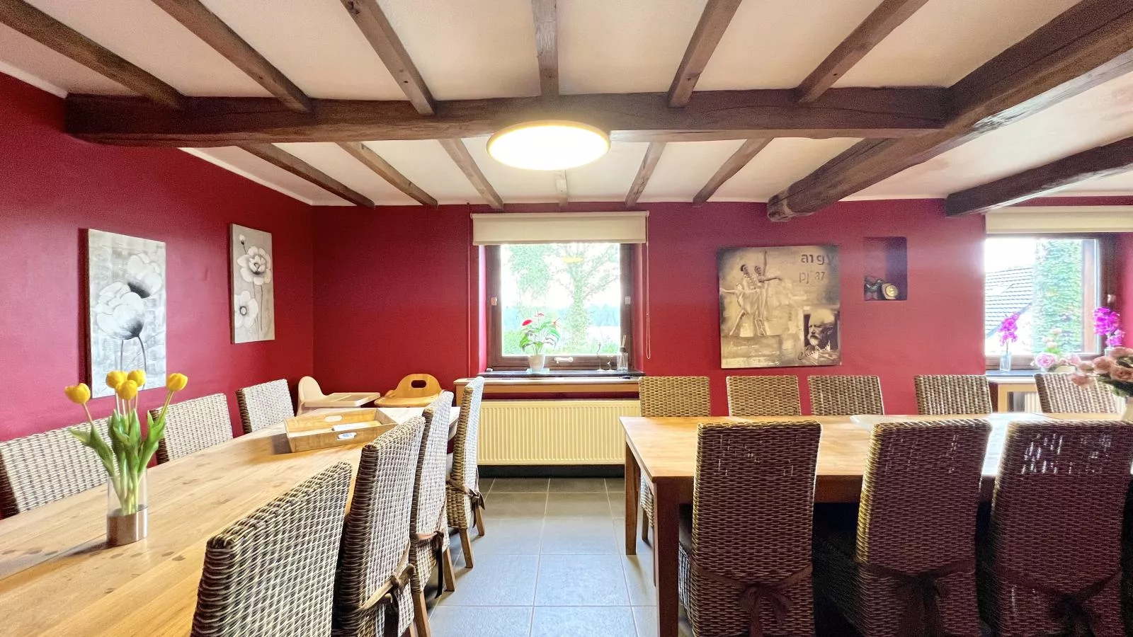 Aux Hirondelles-Dining room