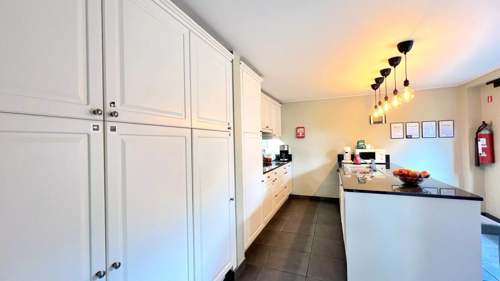 Aux Hirondelles-Kitchen