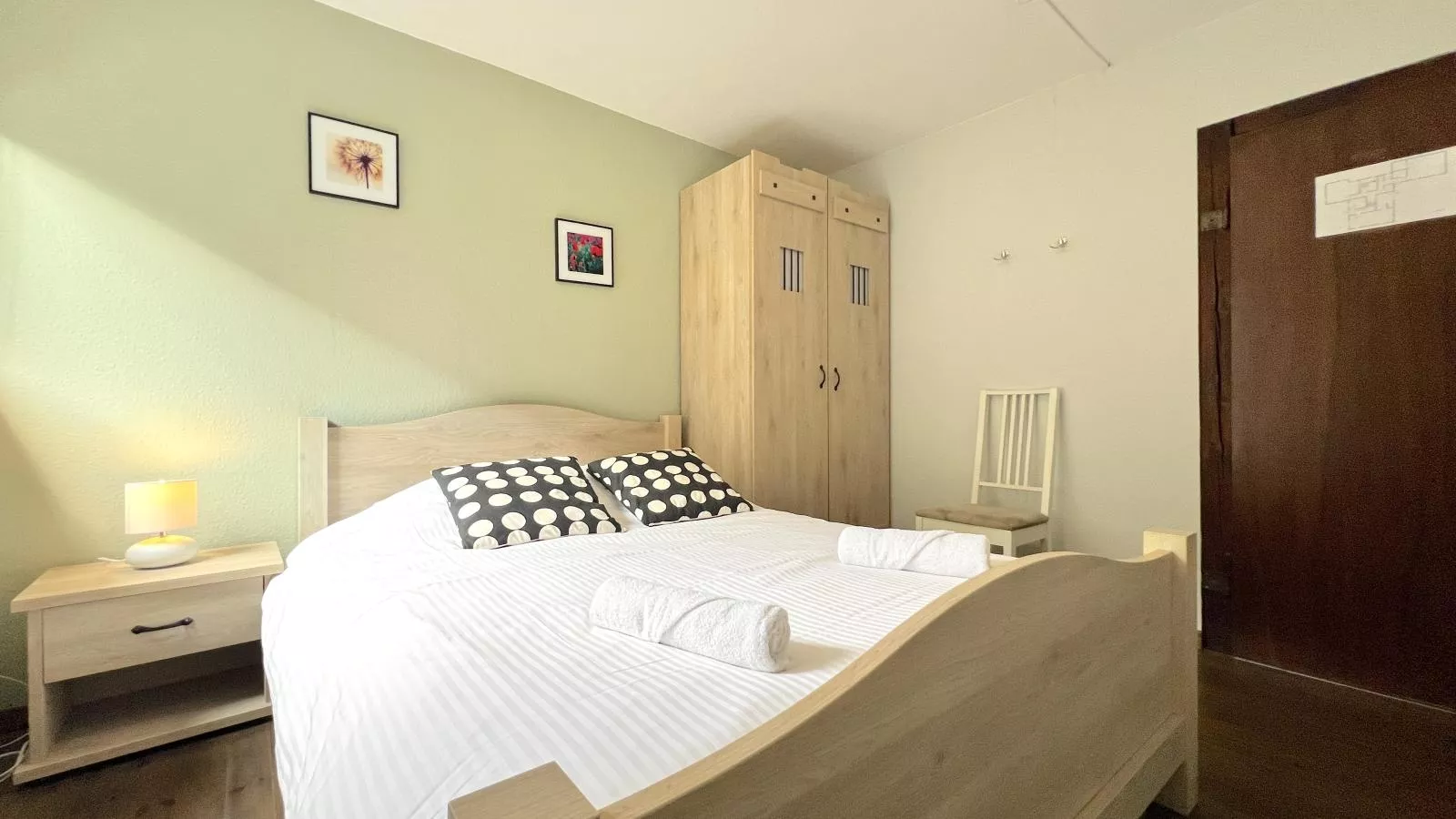 Aux Hirondelles-Bedroom