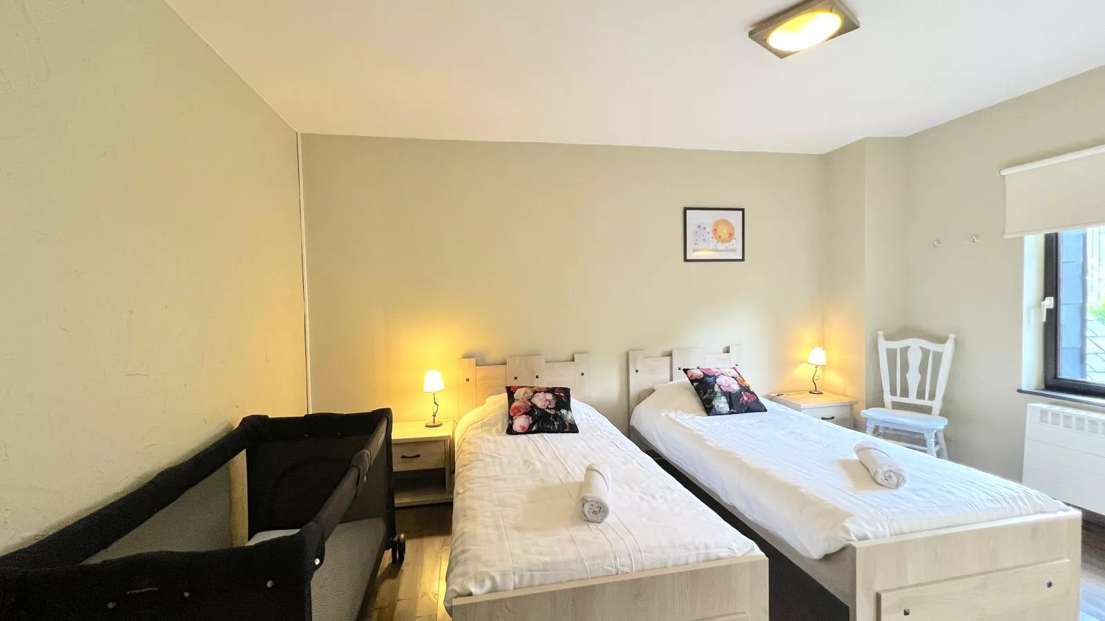 Aux Hirondelles-Bedroom